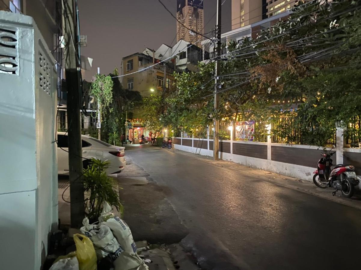 Hotel Del Luna Bangkok Exterior photo